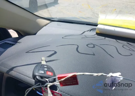 2017 Toyota Corolla Le z USA, uszkodzony, nr VIN 2T1BURHE9HC842600